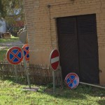 Знаков напаслись.. Как хотят, так транспортным движением и управляют =) Знаков напаслись.. Как хотят, так транспортным движением и управляют =)
